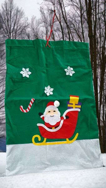 Geschenkesack groß grün aus Filz (VERLEIH)